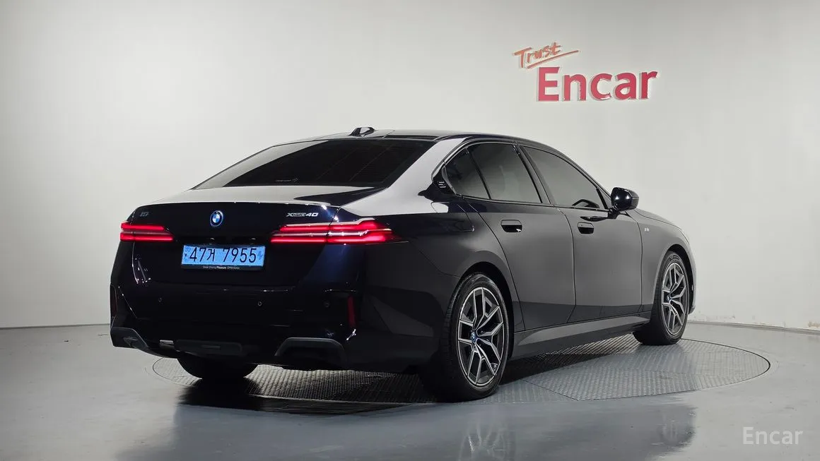 BMW i5