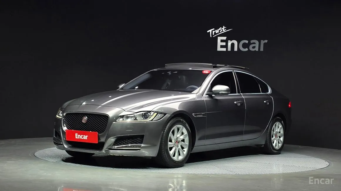 Jaguar XF