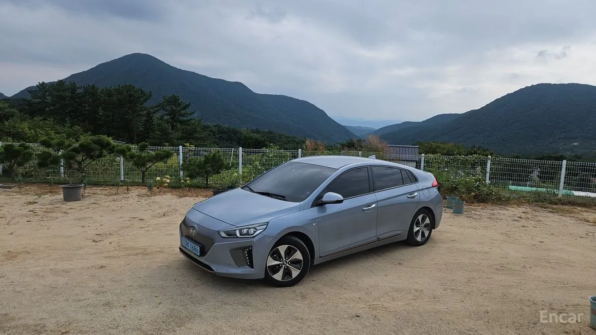 Hyundai Ioniq