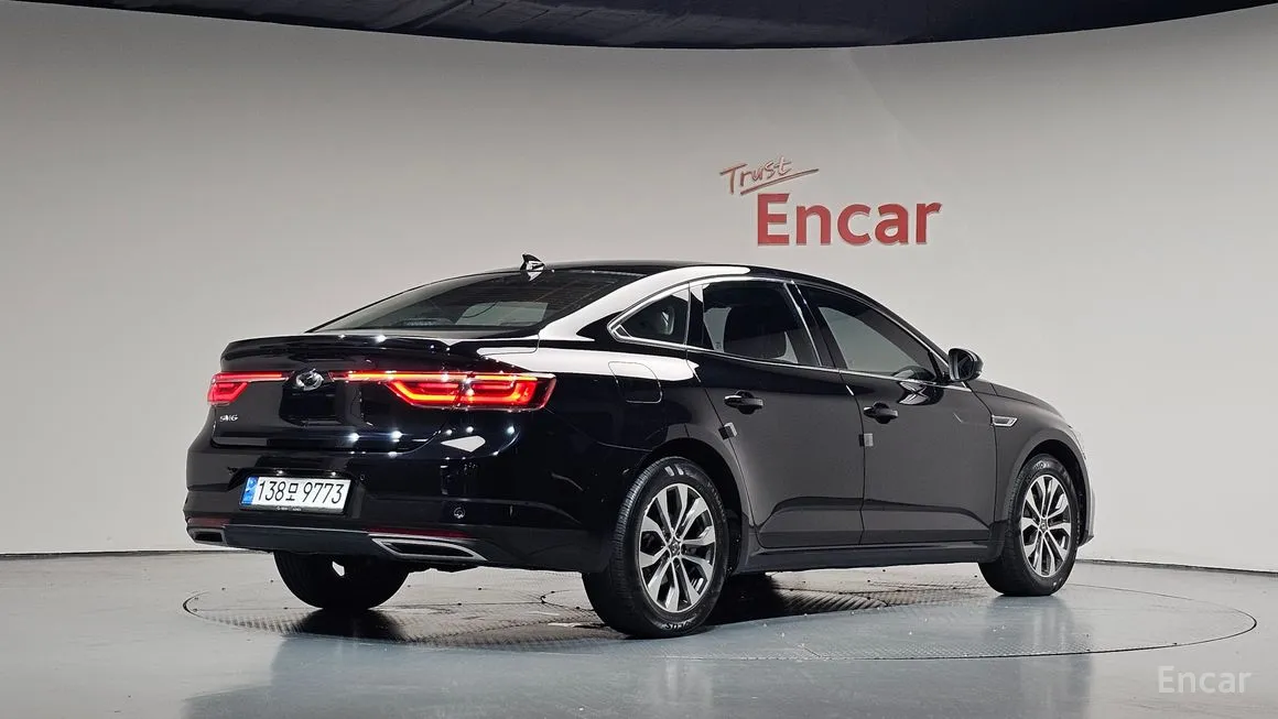 Renault SM6
