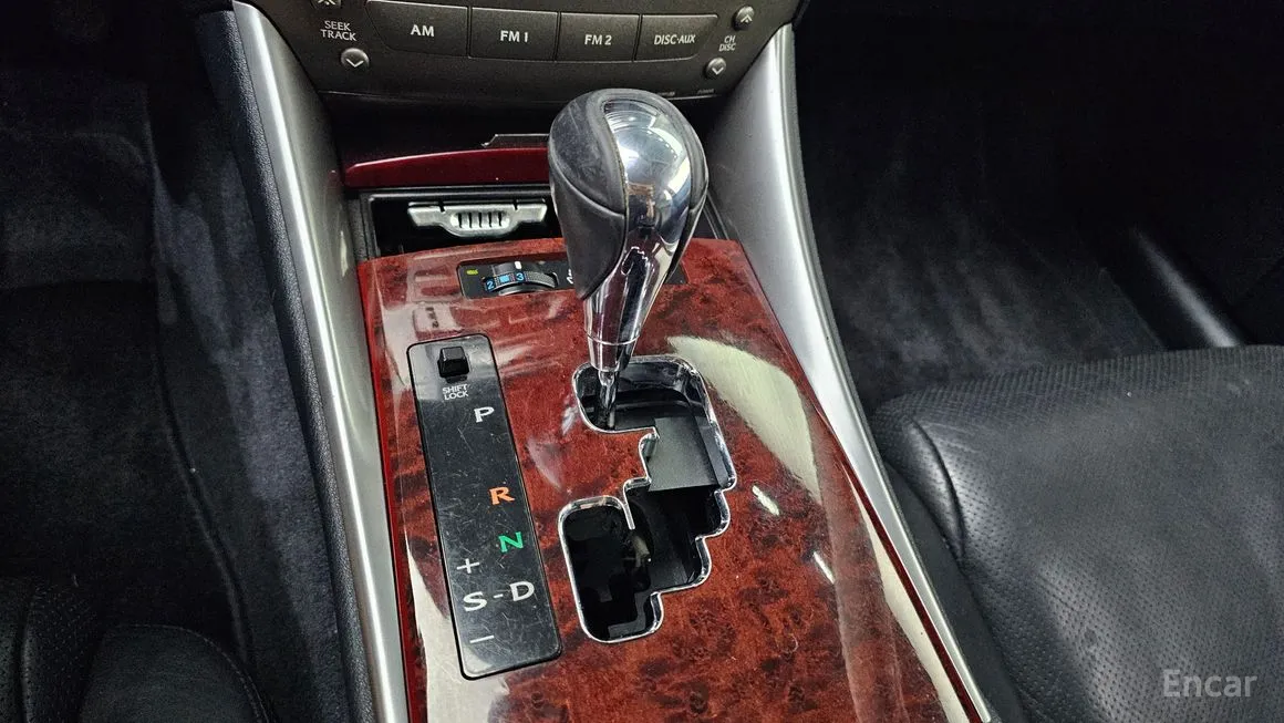 Lexus IS
