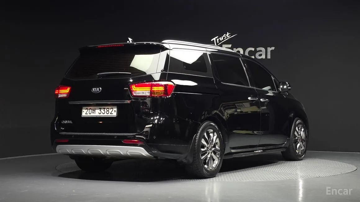 Kia Carnival
