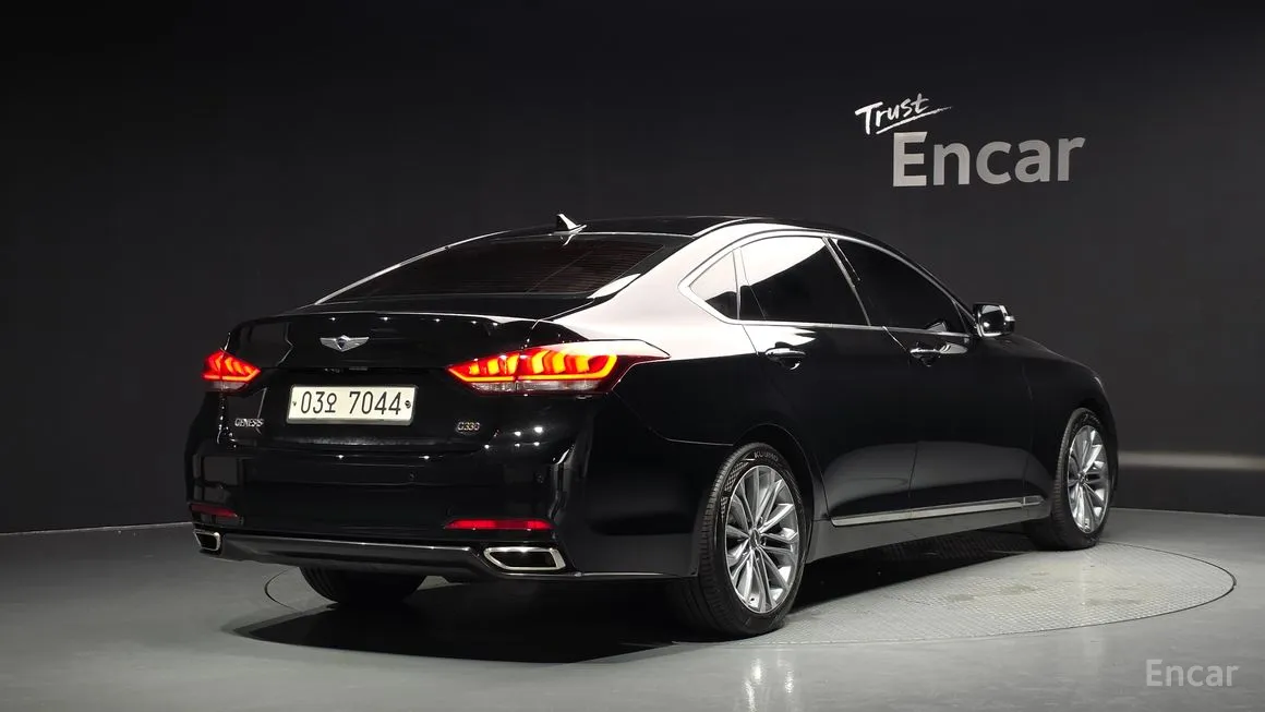 Hyundai Genesis
