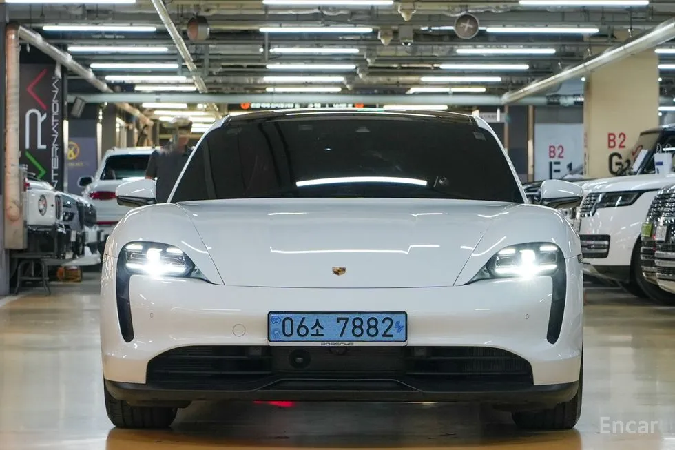 Porsche Taycan