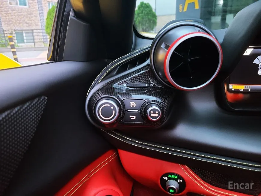 Ferrari F8