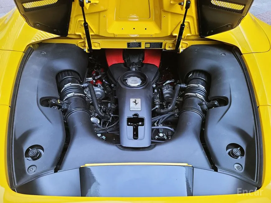 Ferrari F8