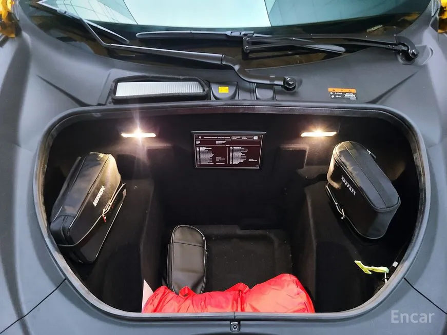 Ferrari F8