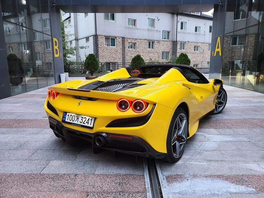 Ferrari F8