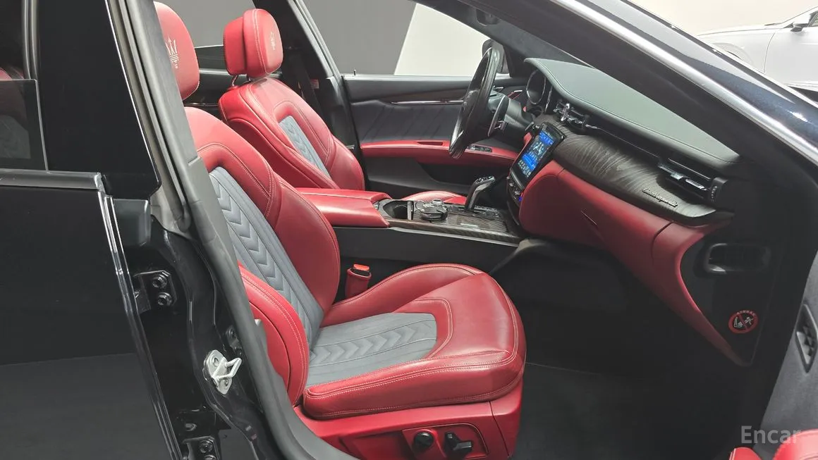 Maserati Quattroporte