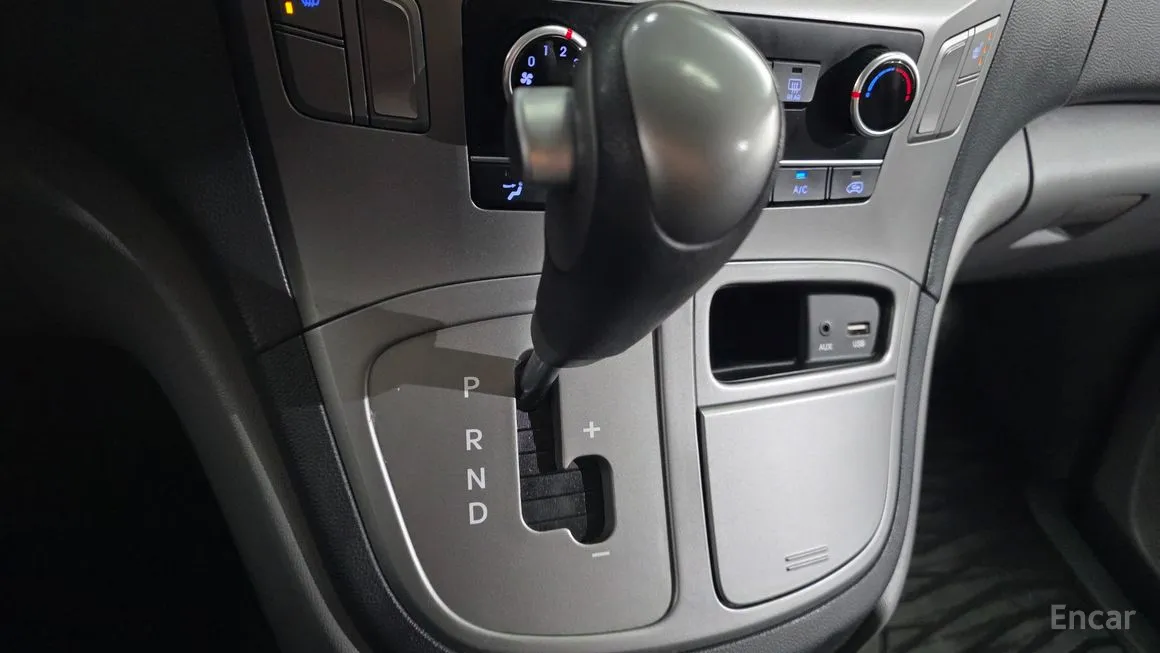 Hyundai Starex