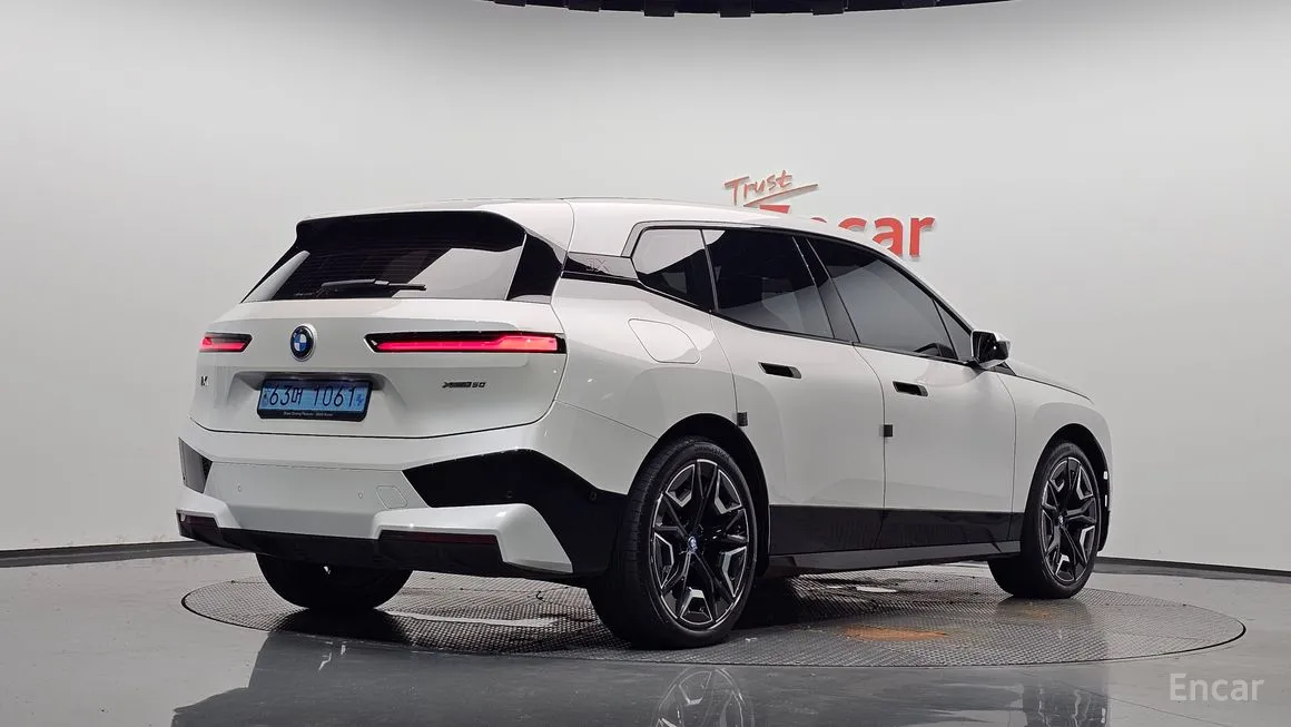 BMW iX