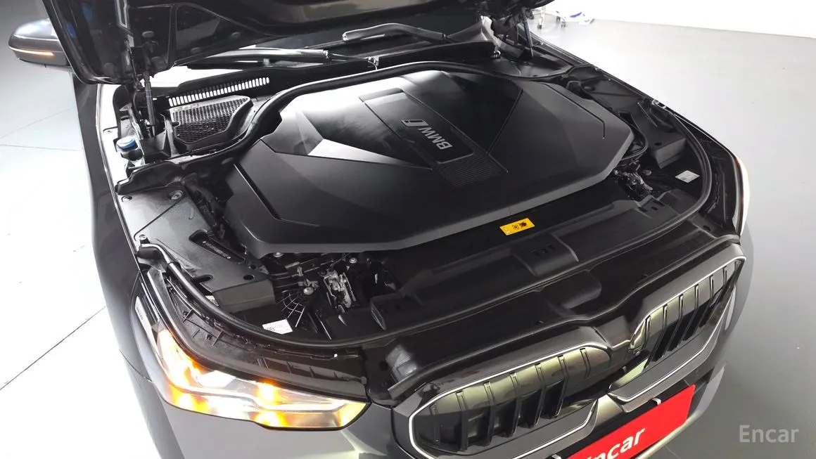 BMW i5