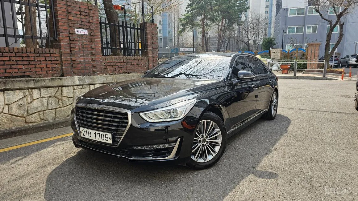 Genesis EQ900