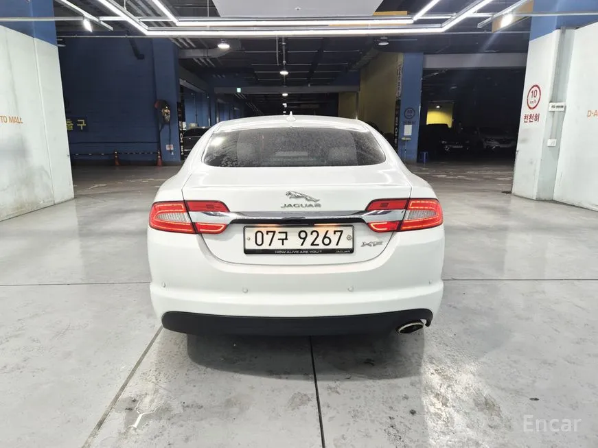 Jaguar XF