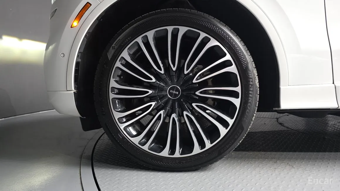 Lincoln Aviator