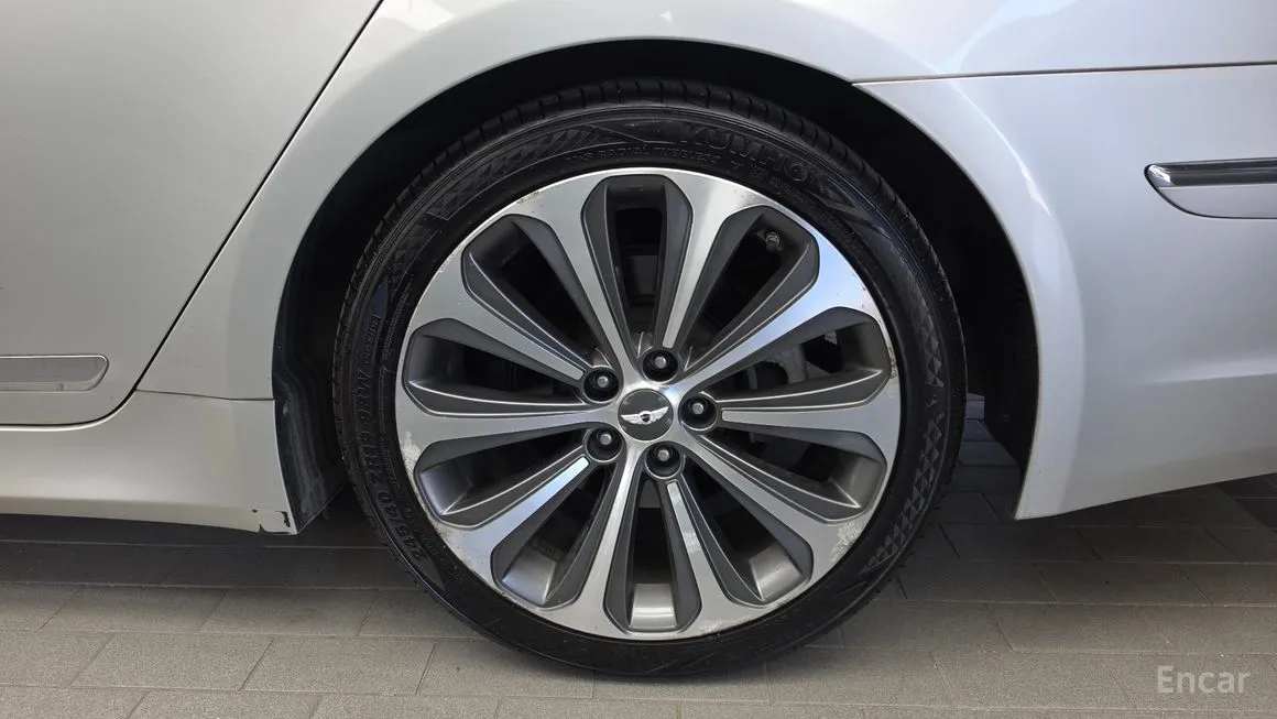 Hyundai Genesis