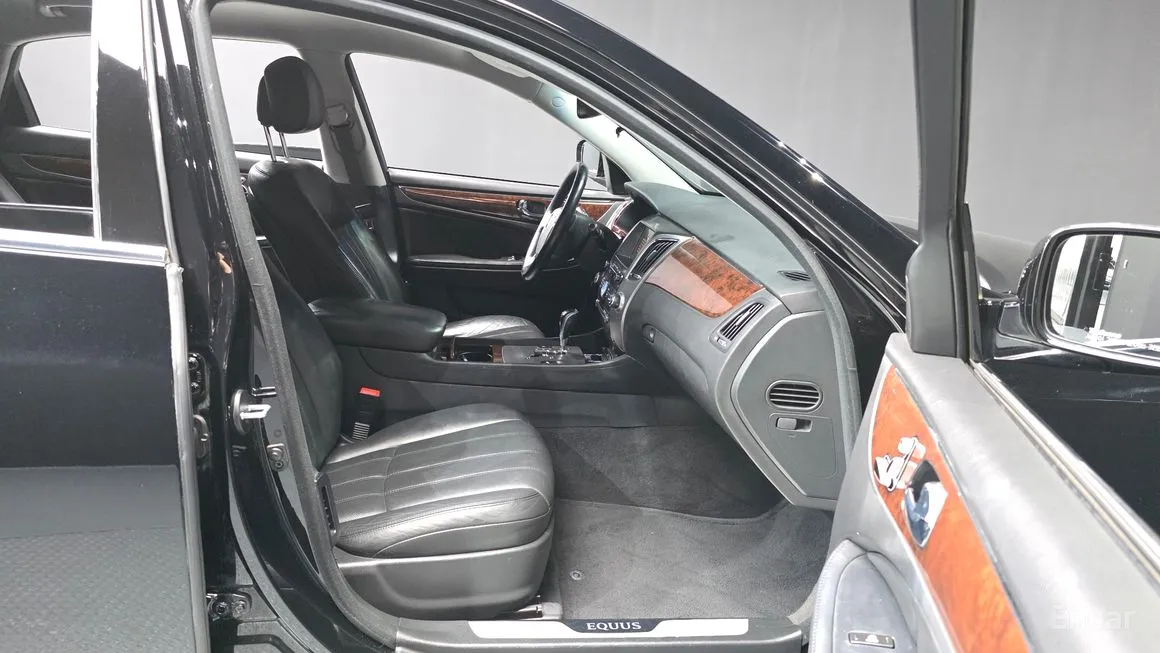 Hyundai Equus