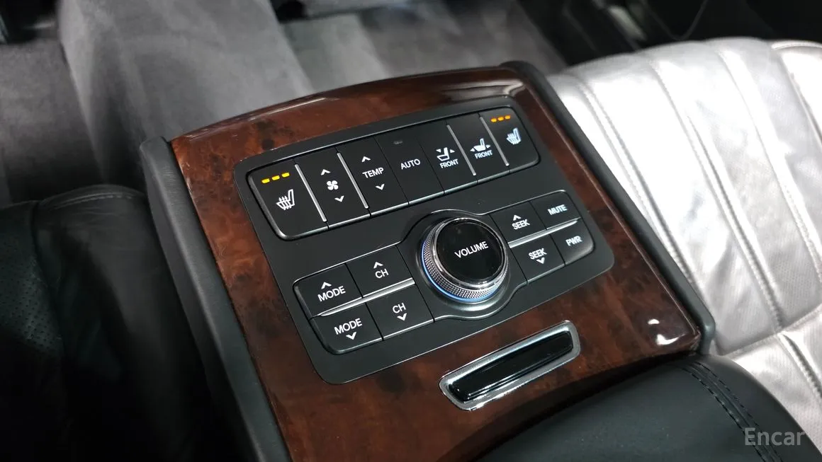 Hyundai Equus