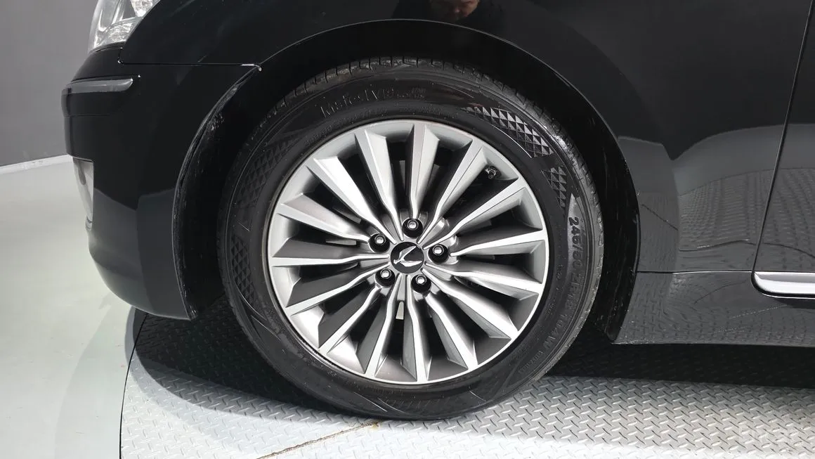Hyundai Equus