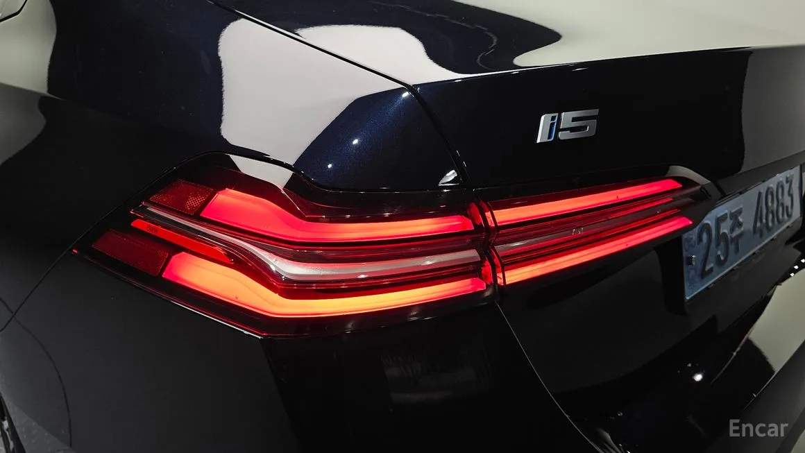 BMW i5
