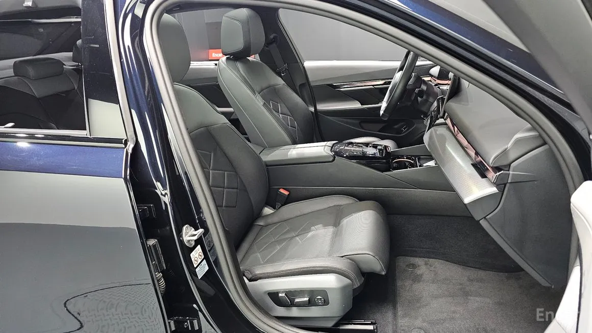 BMW i5
