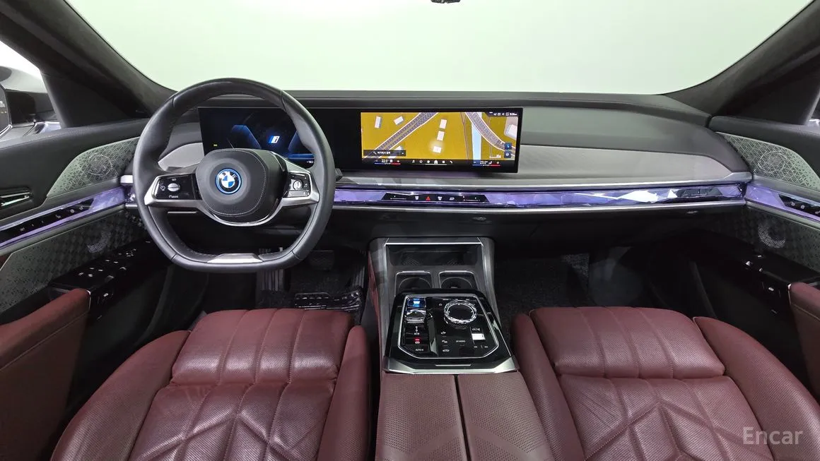 BMW i7