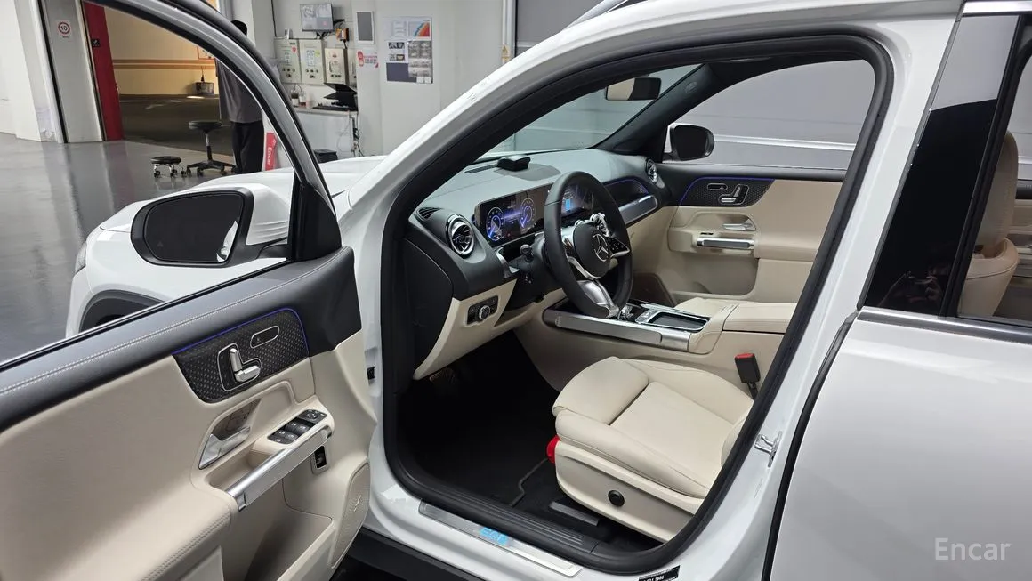 Mercedes-Benz EQB