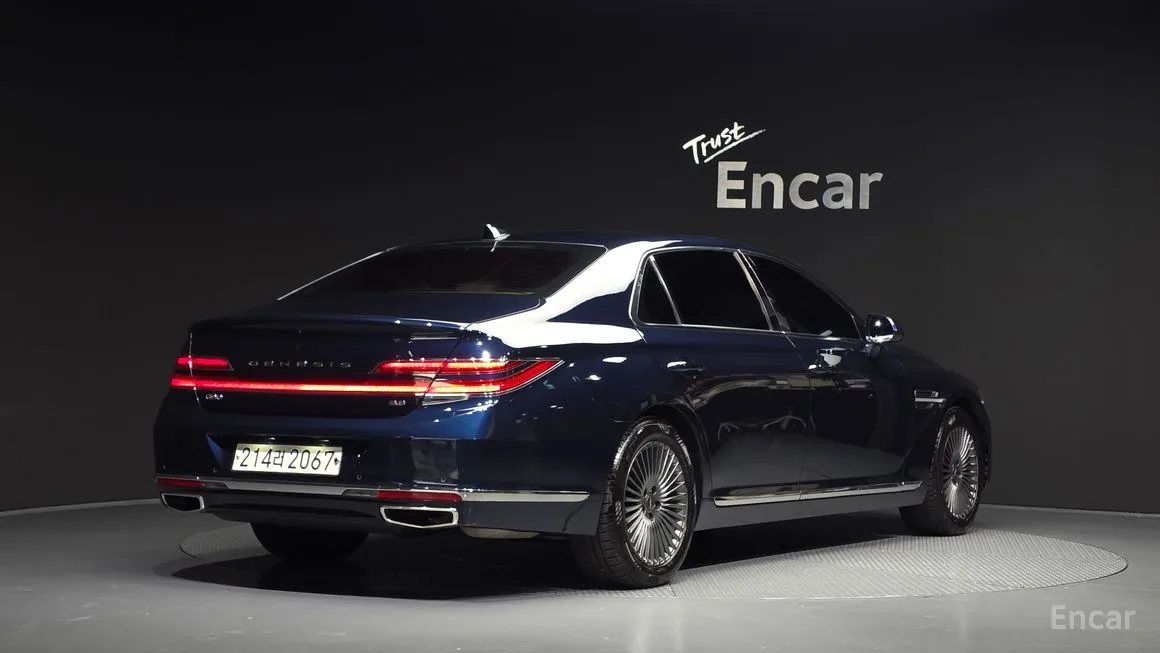 Genesis G90