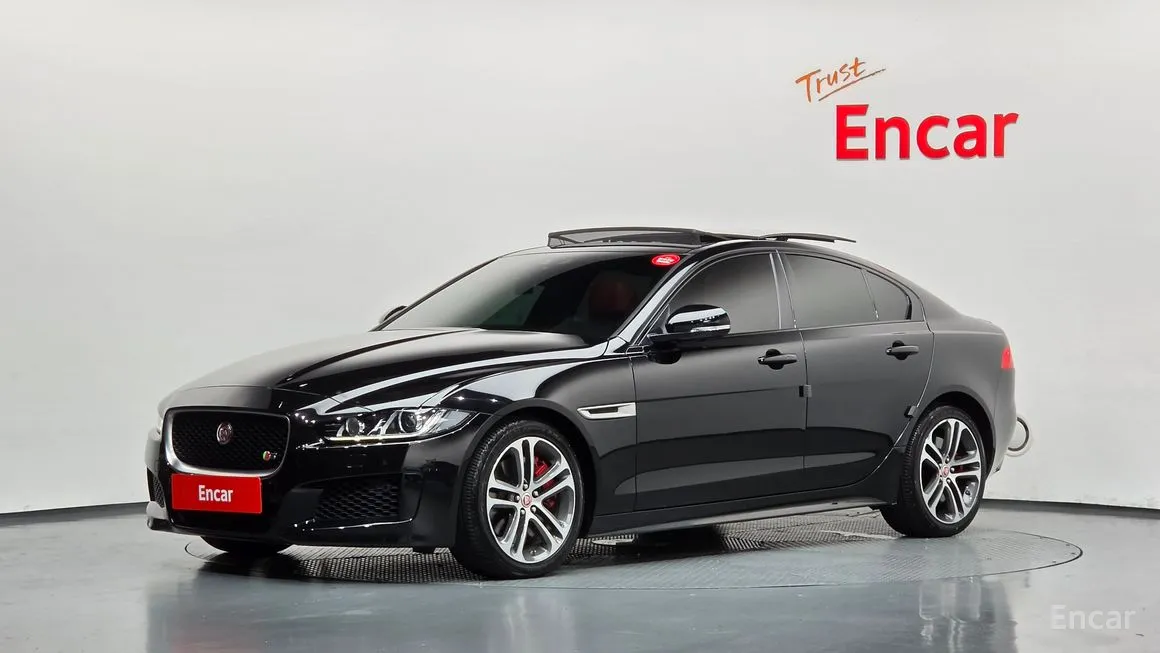 Jaguar XE