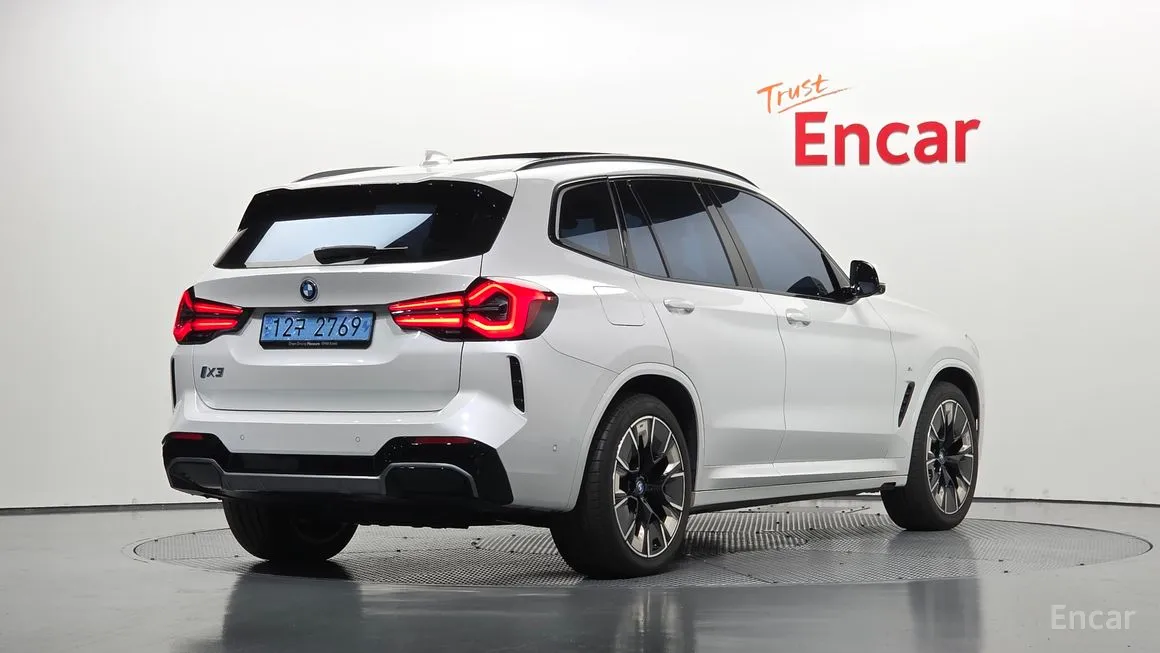 BMW iX3