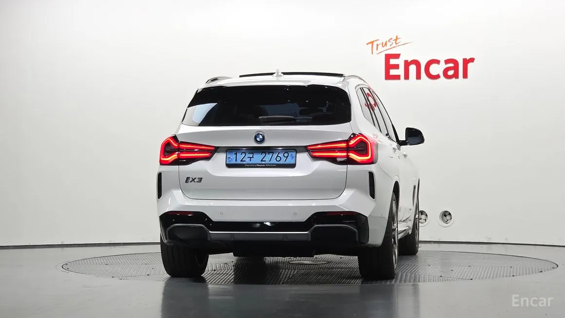BMW iX3