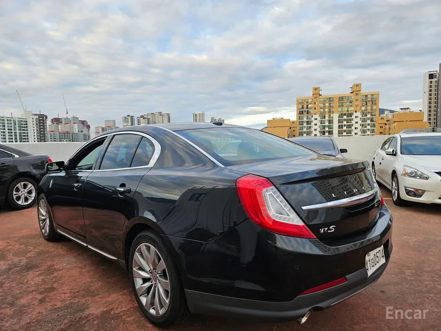 Lincoln MKS