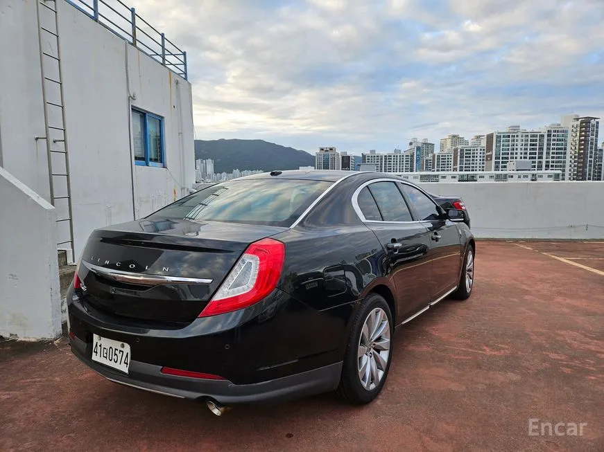 Lincoln MKS
