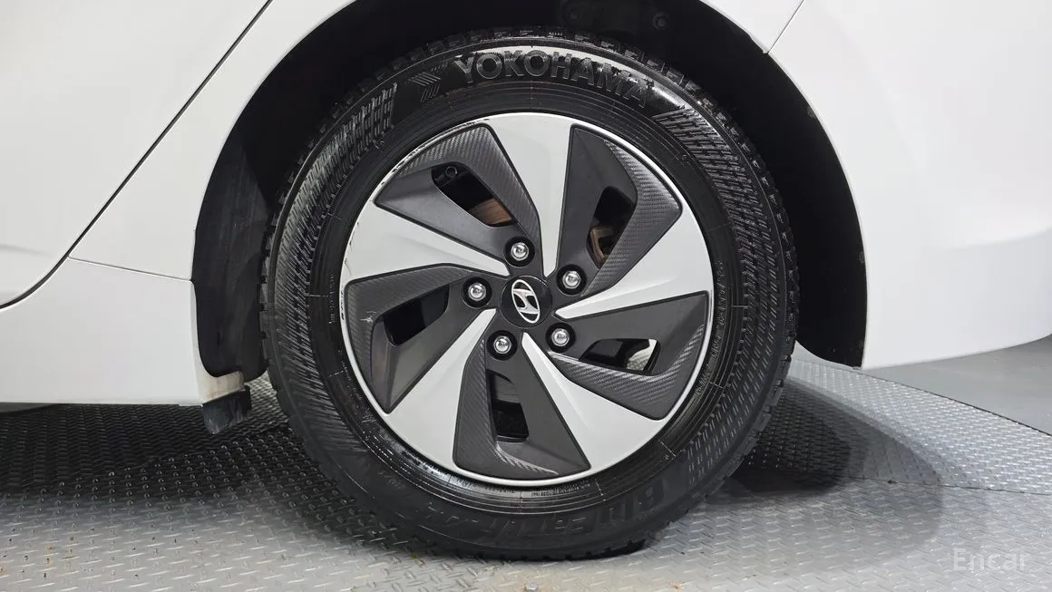 Hyundai Ioniq