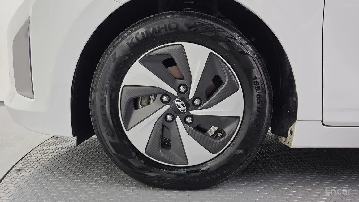 Hyundai Ioniq
