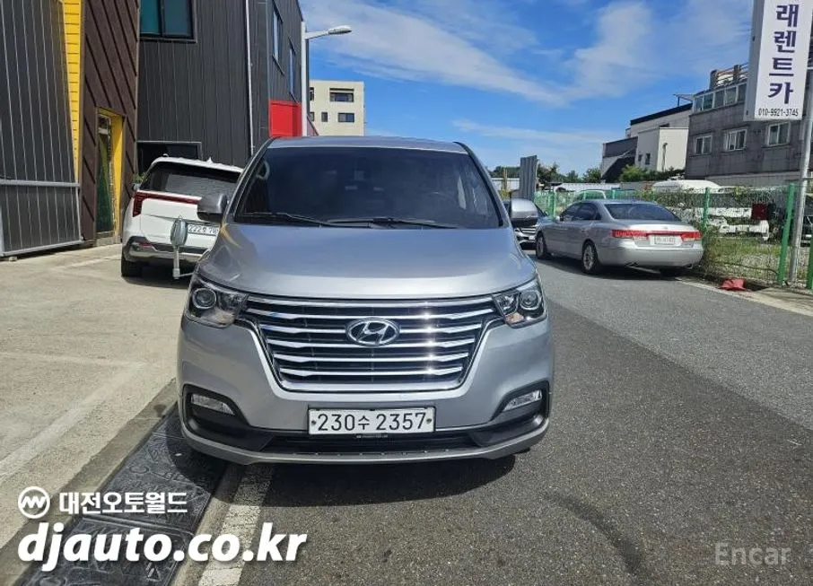 Hyundai Starex