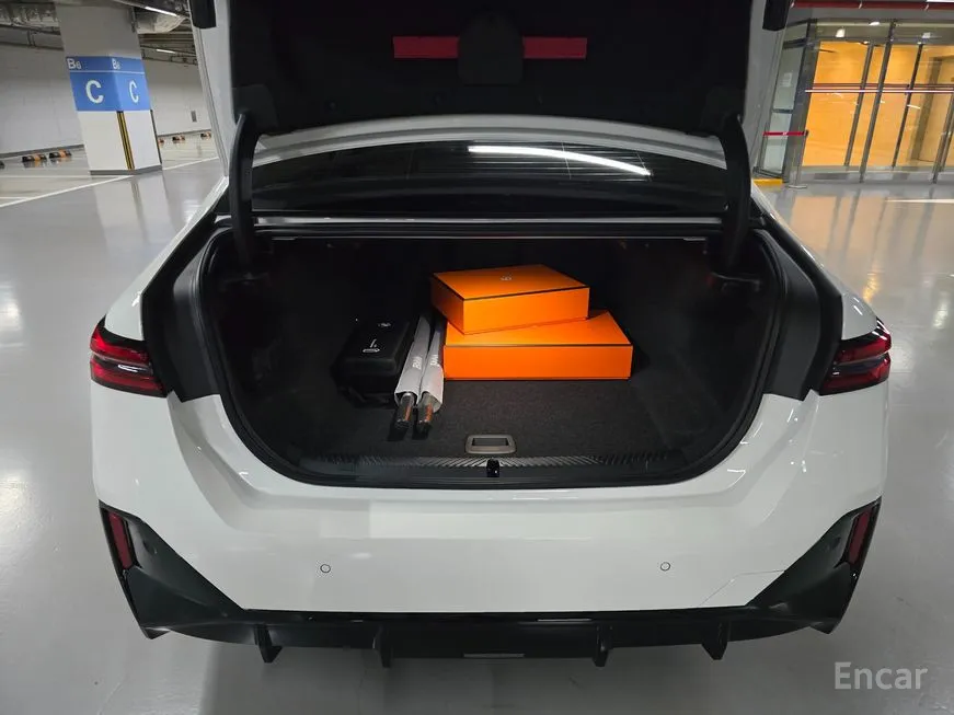 BMW i5
