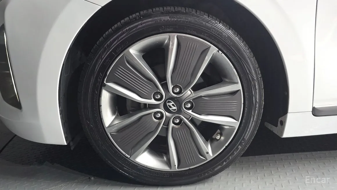 Hyundai Ioniq