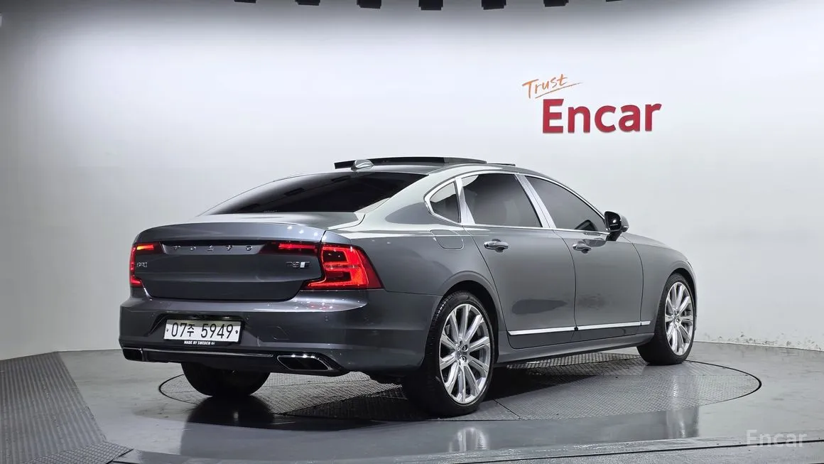 Volvo S90