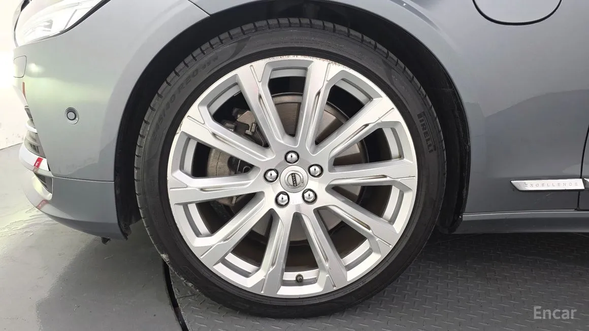 Volvo S90