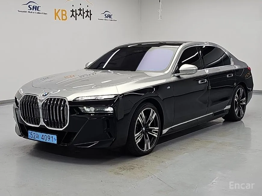 BMW i7