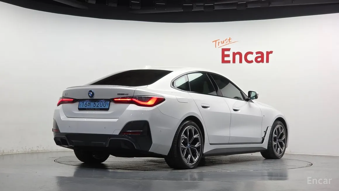 BMW i4
