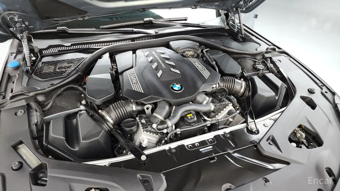 BMW 8-Series