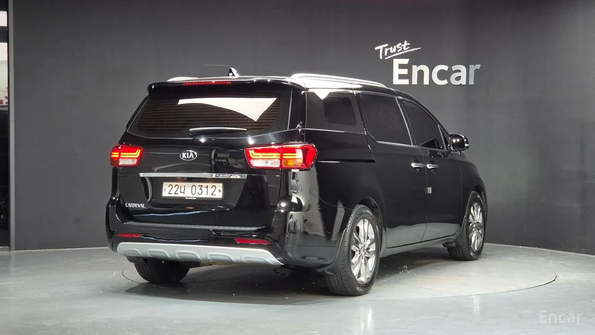 Kia Carnival