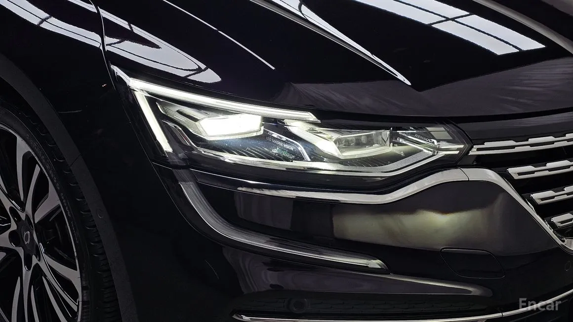 Renault SM6