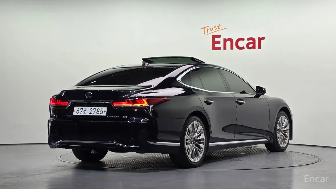 Lexus LS