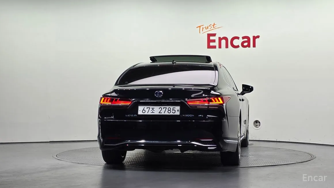 Lexus LS