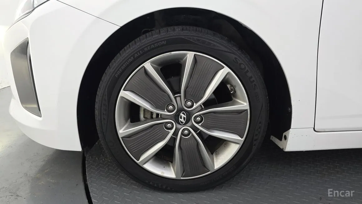Hyundai Ioniq