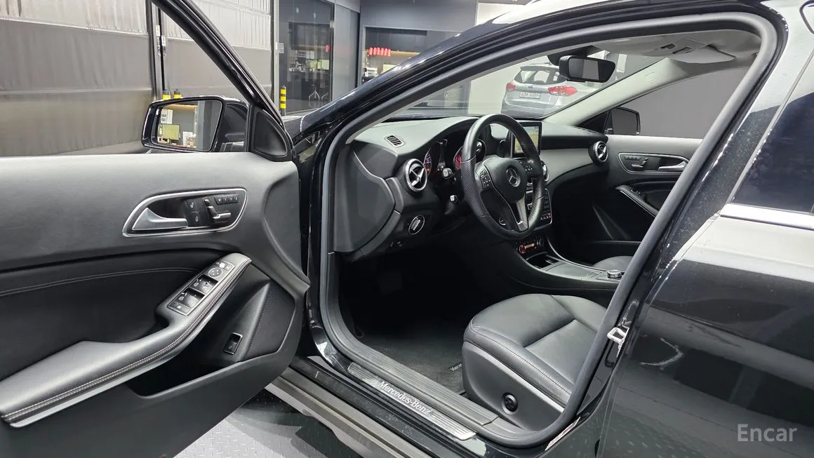 Mercedes-Benz GLA-Class