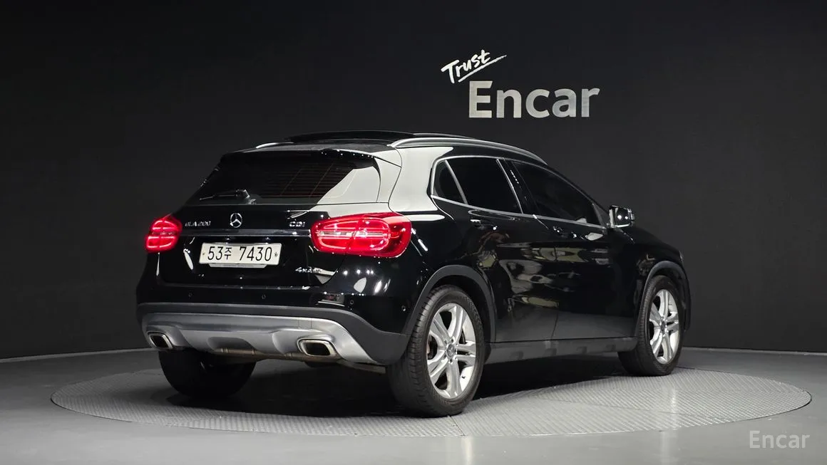 Mercedes-Benz GLA-Class